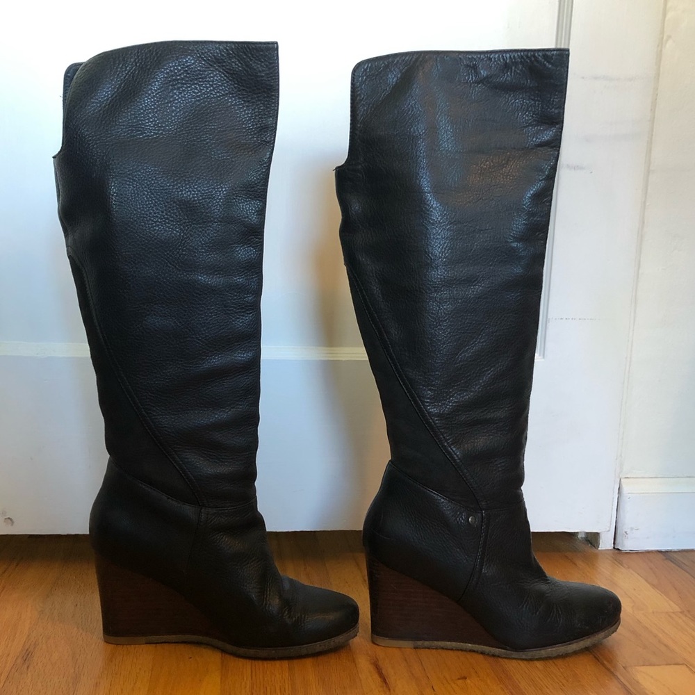 Genuine leather knee high black boots with suede details
